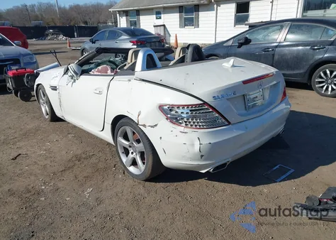 2012 Mercedes-Benz Slk 250 z USA, uszkodzony, nr VIN WDDPK4HA1CF044089